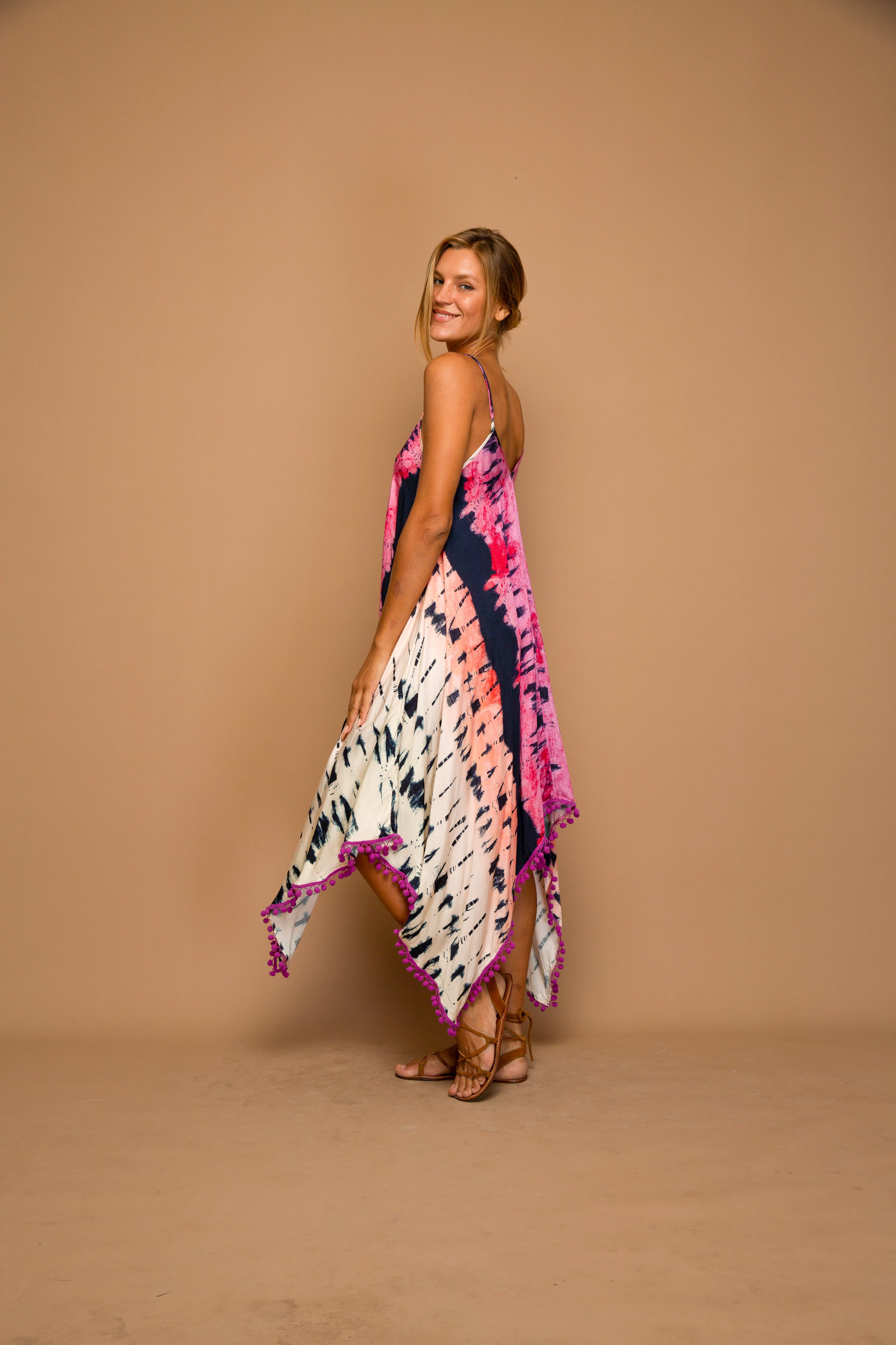 VESTIDO CON POMPONES